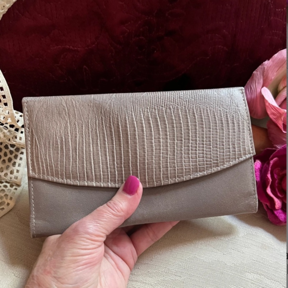 Chic Textured Taupe Wallet